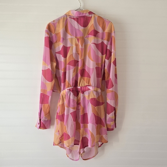 NWT Lovers + Friends Feeling Groovy Romper in Fuschia Geo Pink Small Fla… - Picture 4 of 10